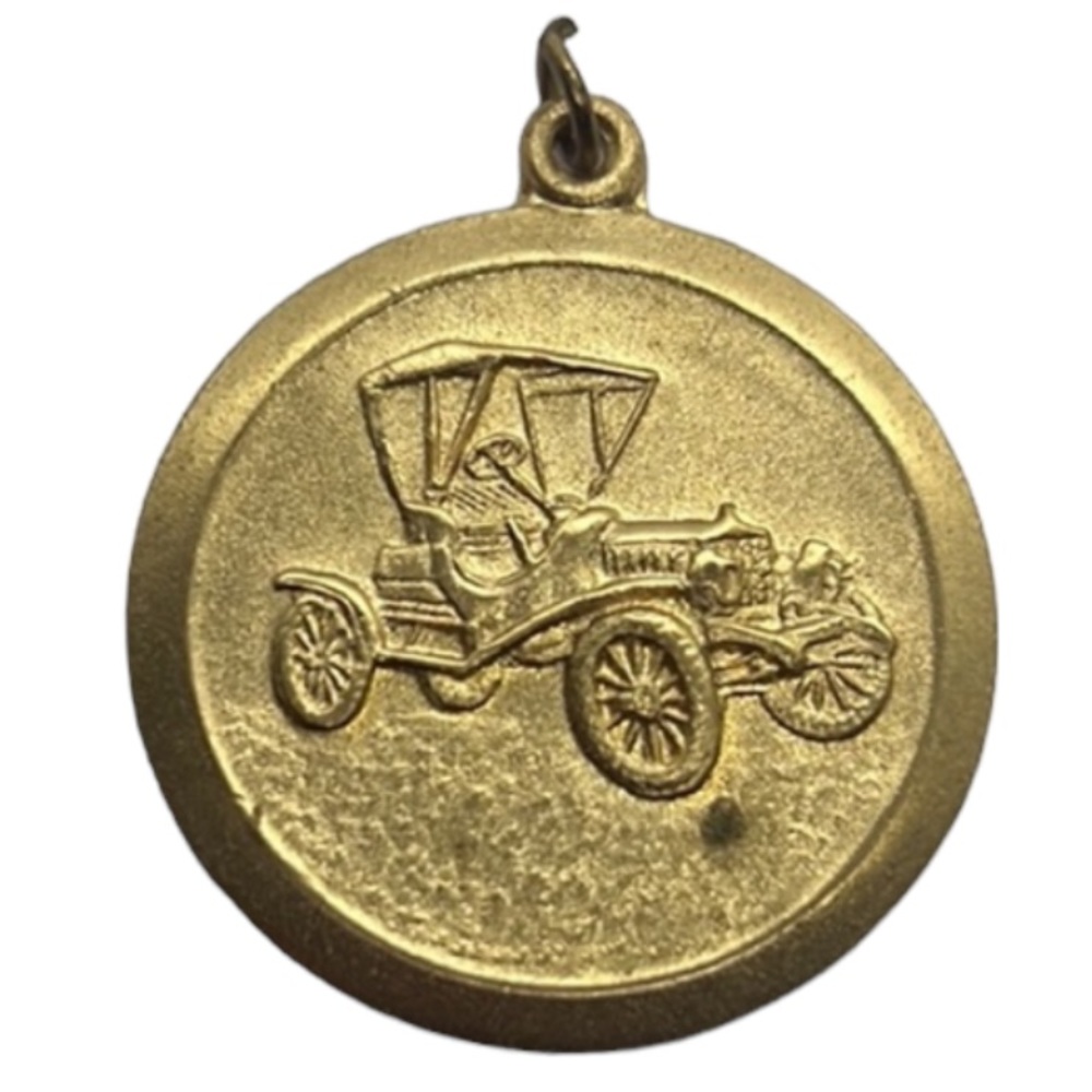 ANTIQUE OLD TIME CAR PENDANT MEDAL GOLD TONE VINTAGE